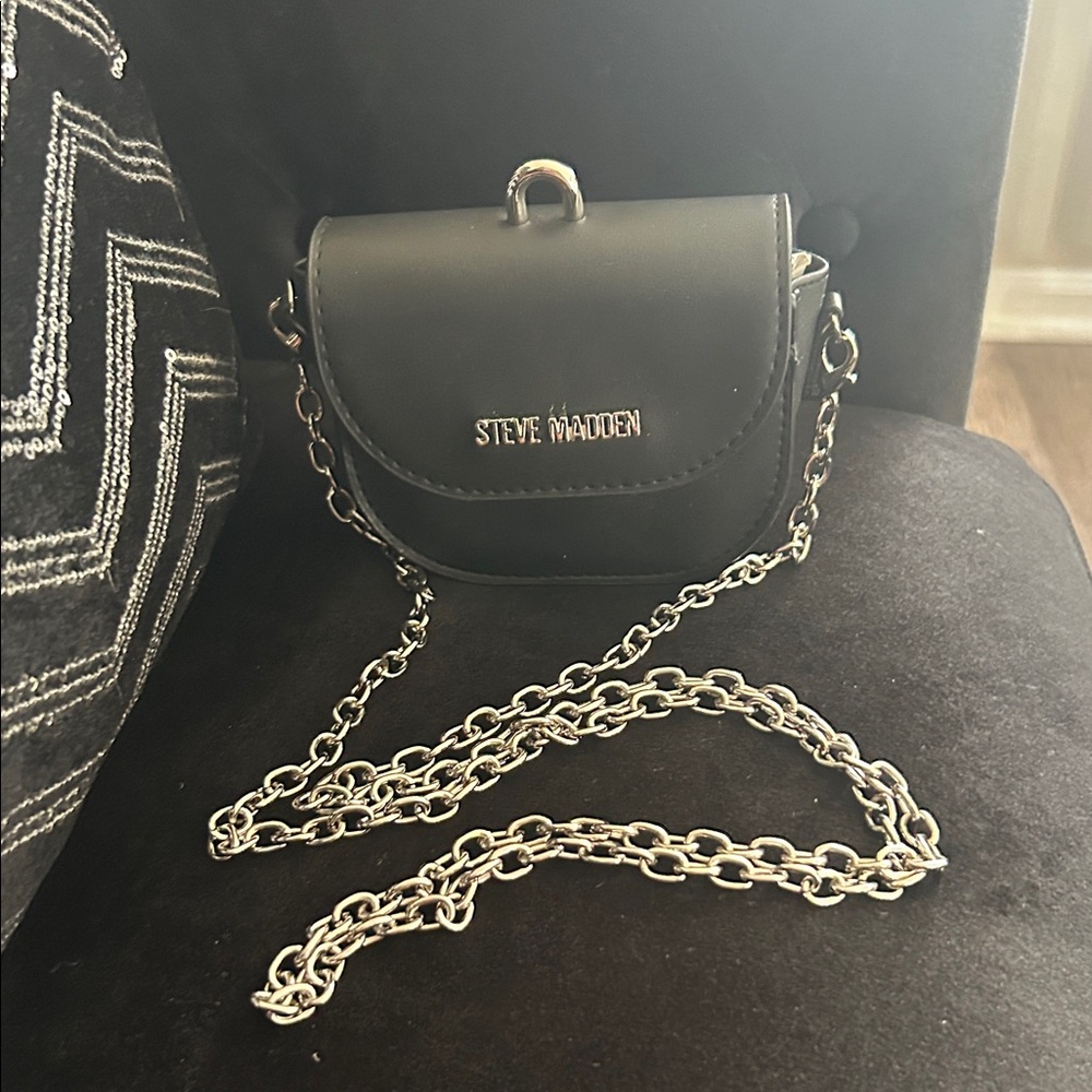 Steve Madden Black Mini Wallet Purse on Crossbody Chain